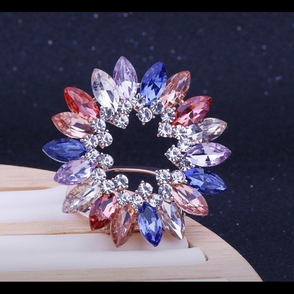 Women Multifunctional Crystal Brooch, scarf buckle